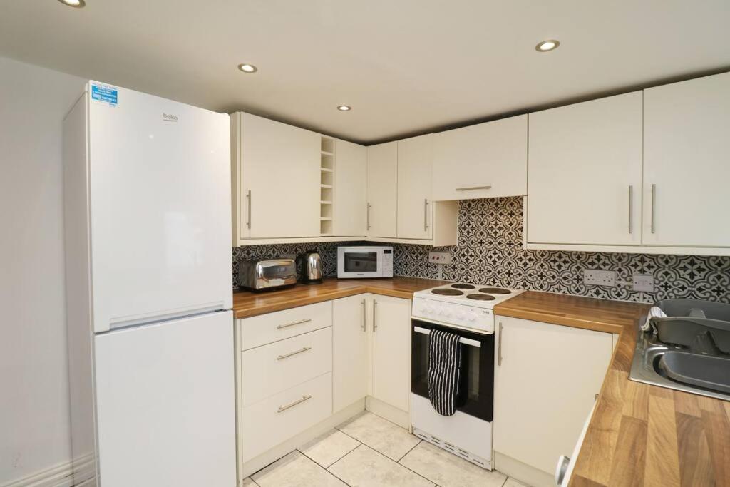 2 Bedroom Characterful House Lancaster Exterior foto